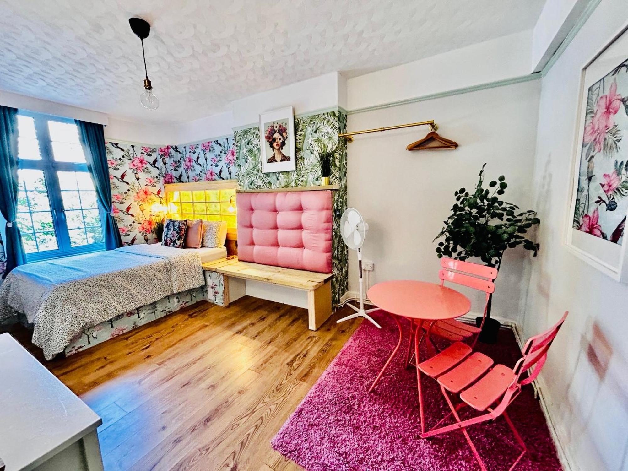 Large Double Room,1766863613:JPEG